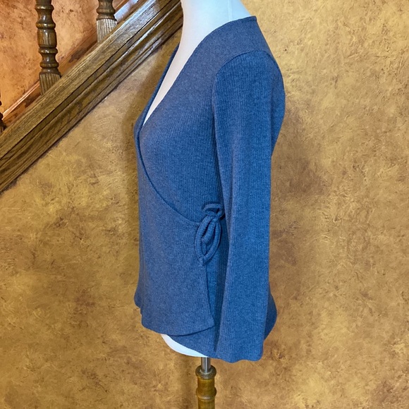 Old Navy wrap V neck sweater size M - Picture 2 of 6